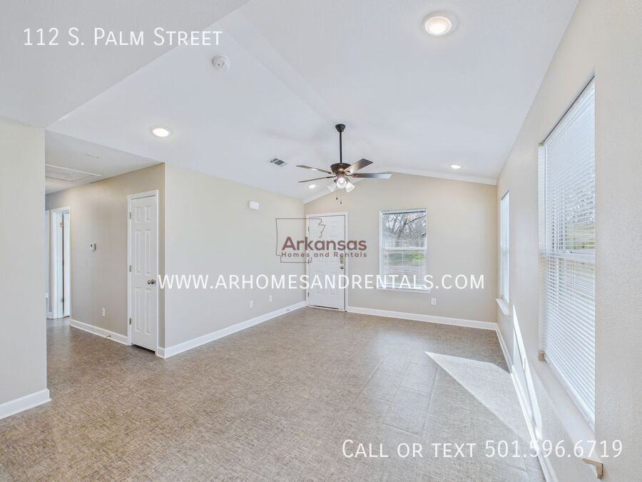 112 S Palm St - Photo 2 of 12