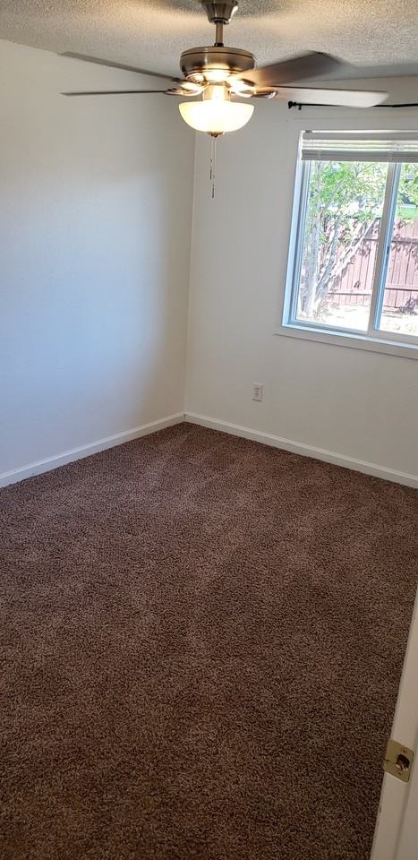 525 W Twilight Ct - Photo 7 of 10