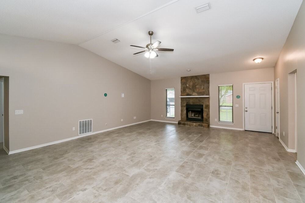 3164 Sanderling Ct - Photo 3 of 16