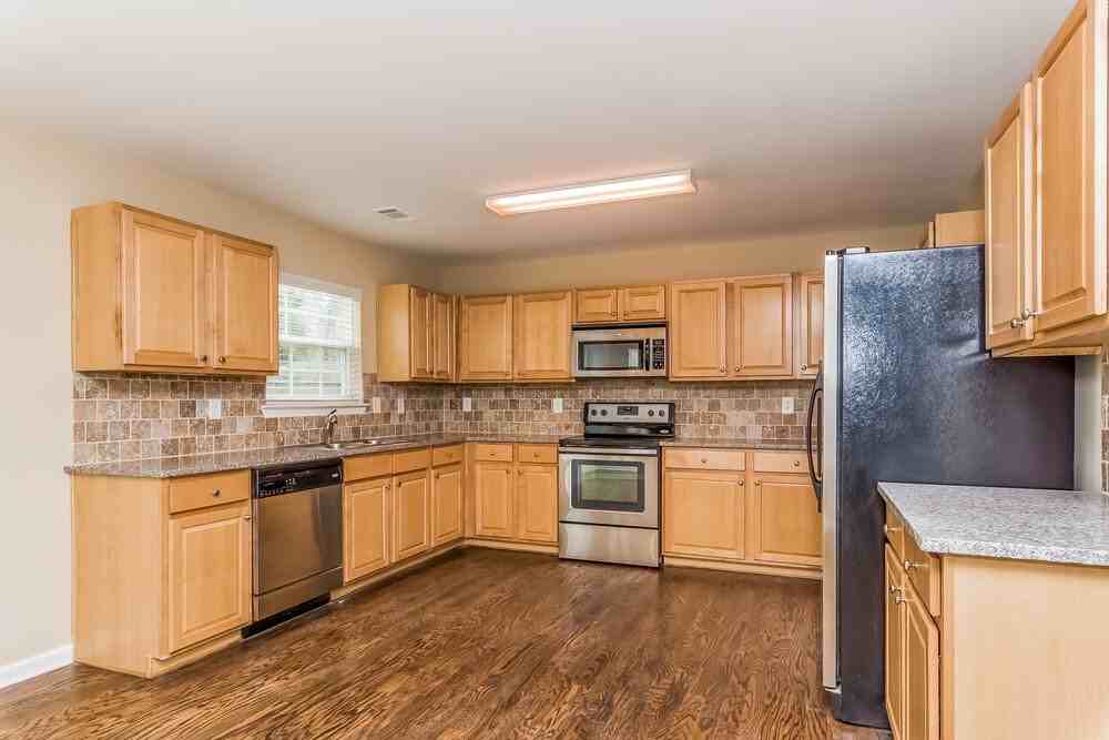 2890 Centerglen Ln - Photo 7 of 20