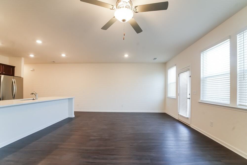 410 Ruths Blvd - Photo 5 of 17