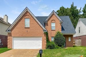 featured image of 7806 Wolf Hollow Dr