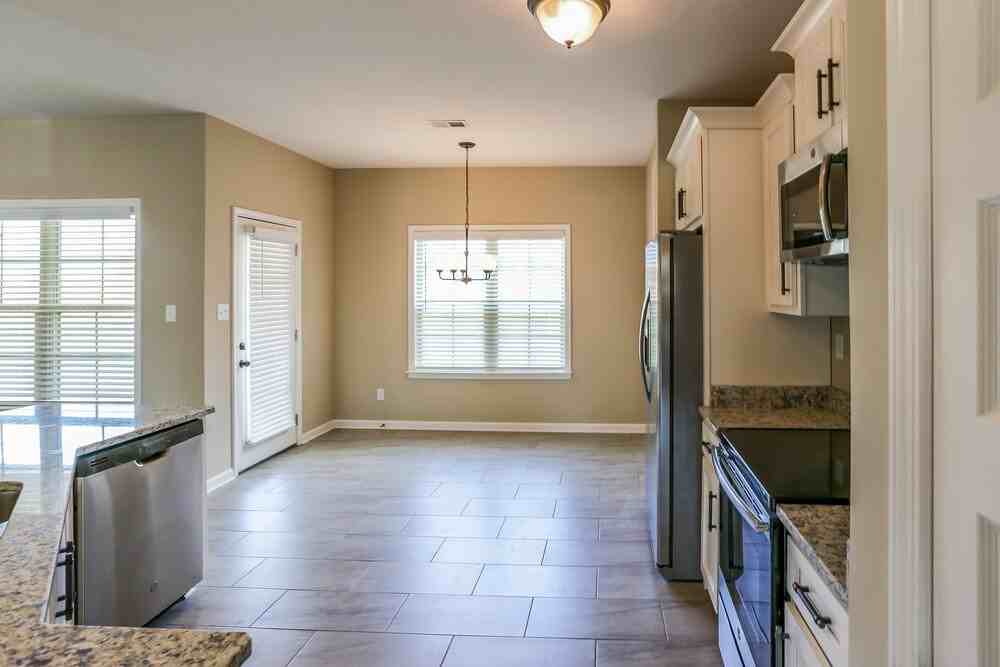 5498 Riverstone Dr - Photo 7 of 19