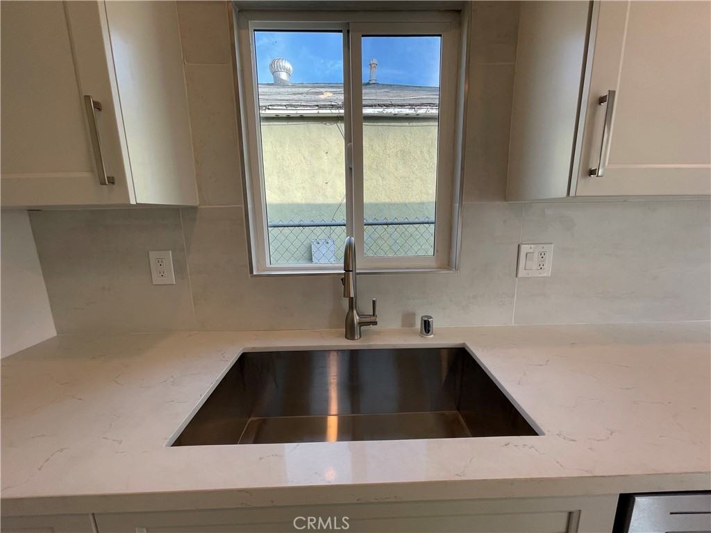 357 E Plenty St #357 - Photo 6 of 17