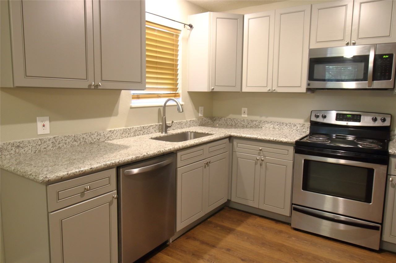 508 Julie Ln #508 - Photo 2 of 15