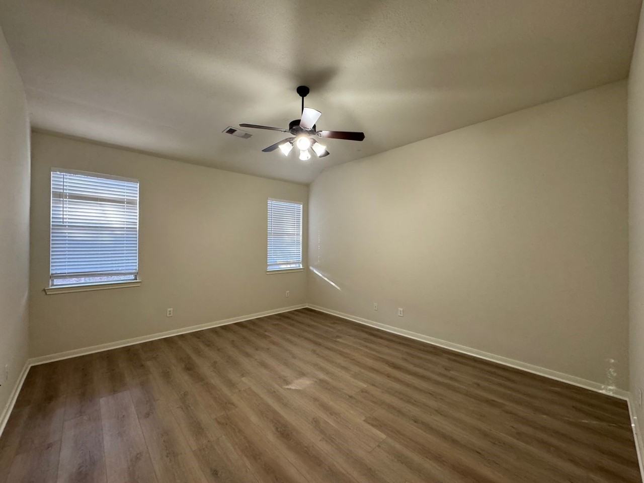 34 Montfair Park Cir #34 - Photo 7 of 16