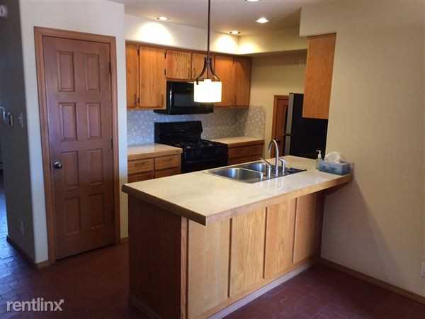 403 15th St NW - Photo 3 of 5