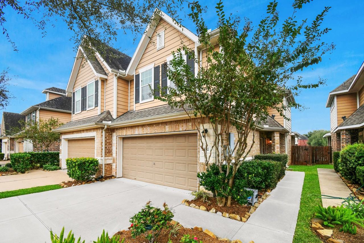 2202 Waterford Park St #2202