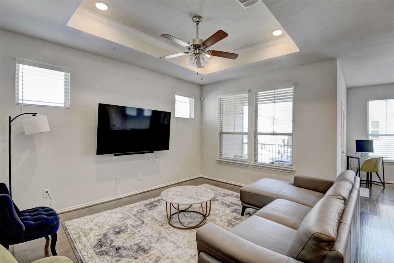 3104 Roseland Terrace Ln #3104 - Photo 3 of 14