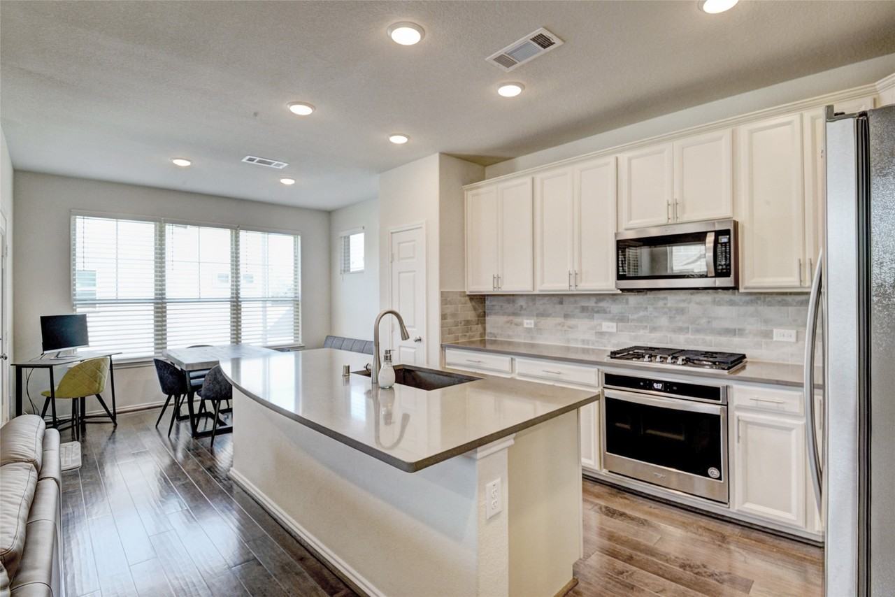 3104 Roseland Terrace Ln #3104 - Photo 5 of 14