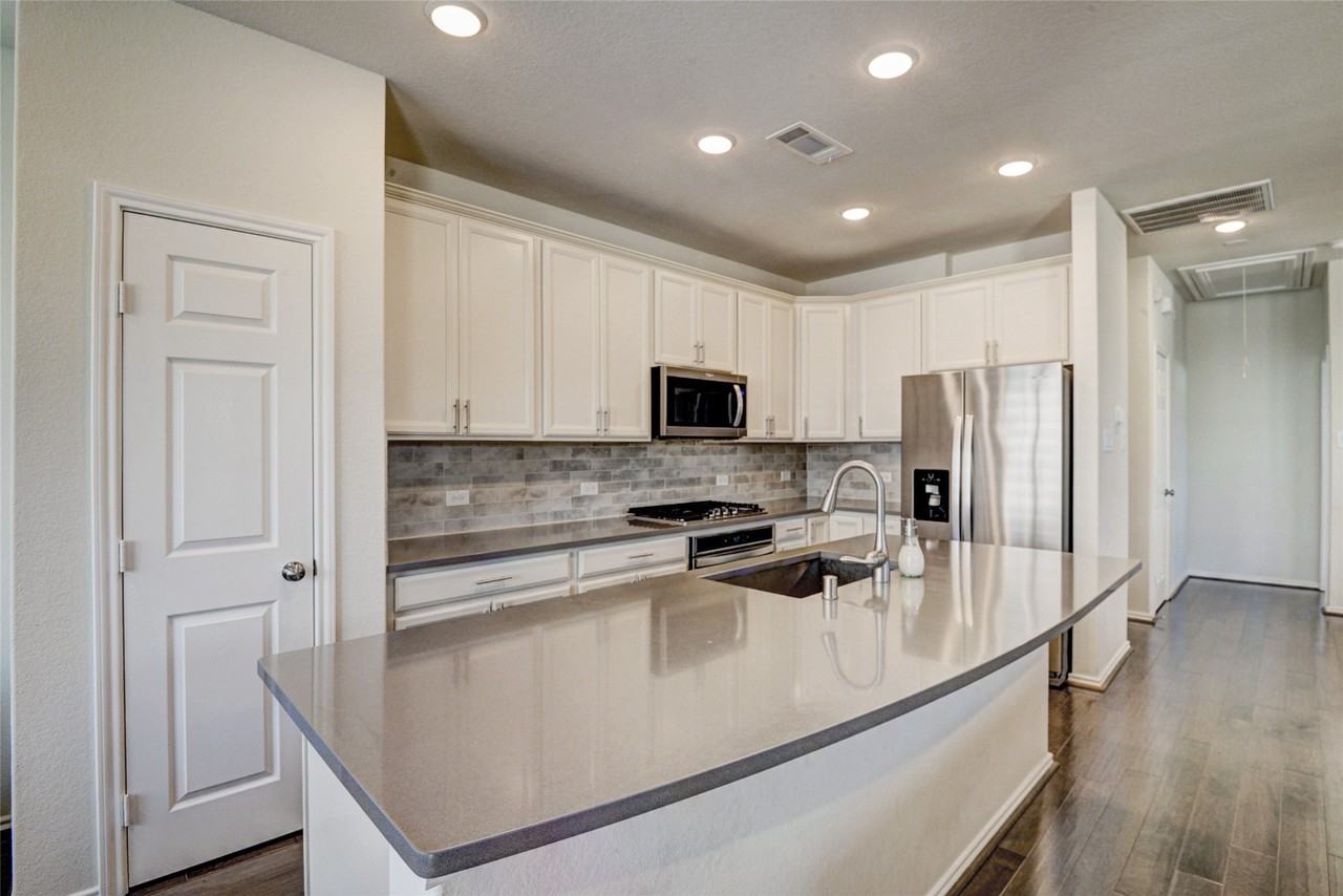 3104 Roseland Terrace Ln #3104 - Photo 6 of 14