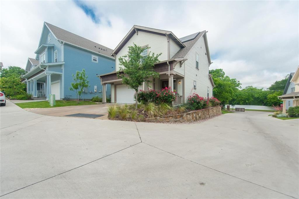 971 Bassett Pl #971 - Photo 2 of 22