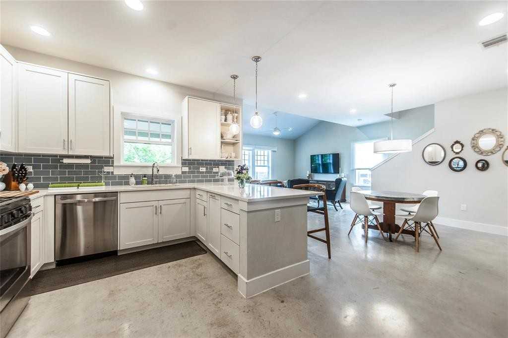 971 Bassett Pl #971 - Photo 3 of 22