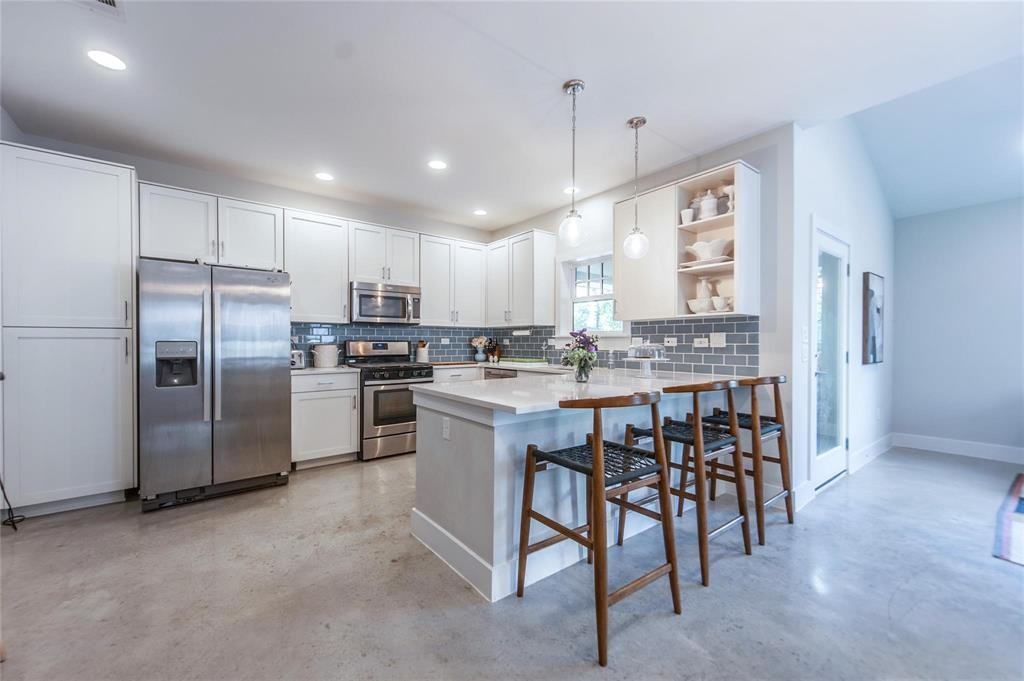 971 Bassett Pl #971 - Photo 5 of 22