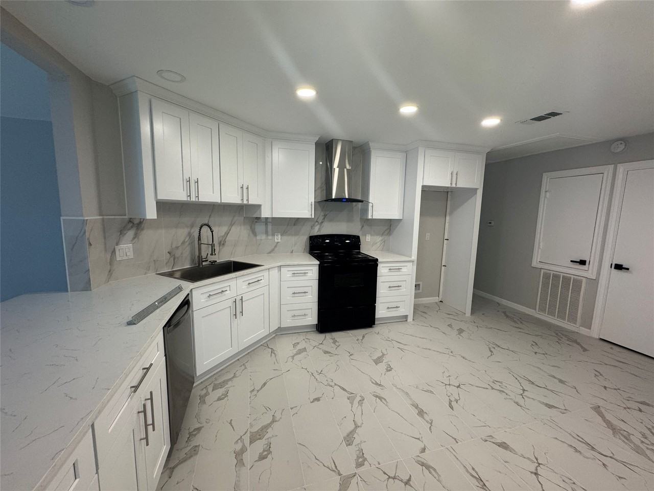 2218 S Ferrisburg Ct #2218 - Photo 2 of 19