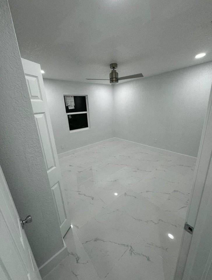 2346 Lakeshore Cir #2346 - Photo 5 of 9