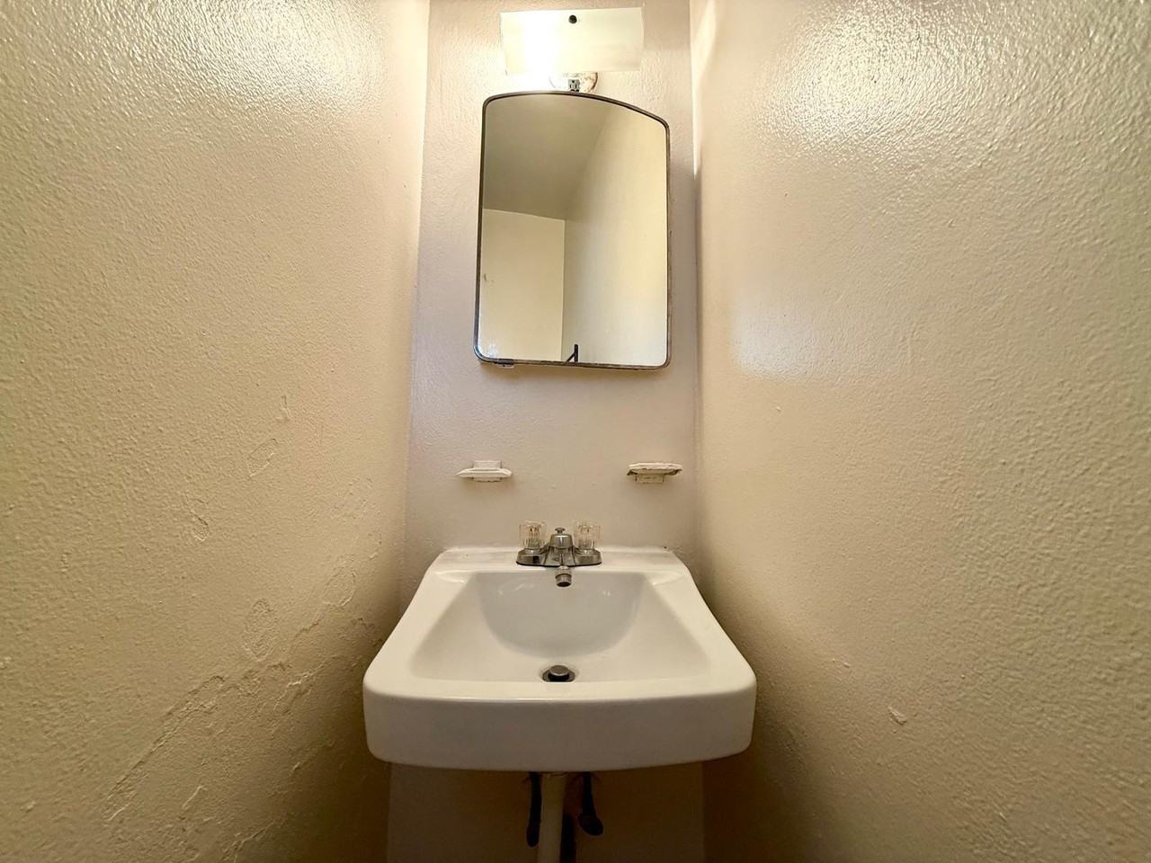 515 57th St #515-6 - Photo 3 of 7