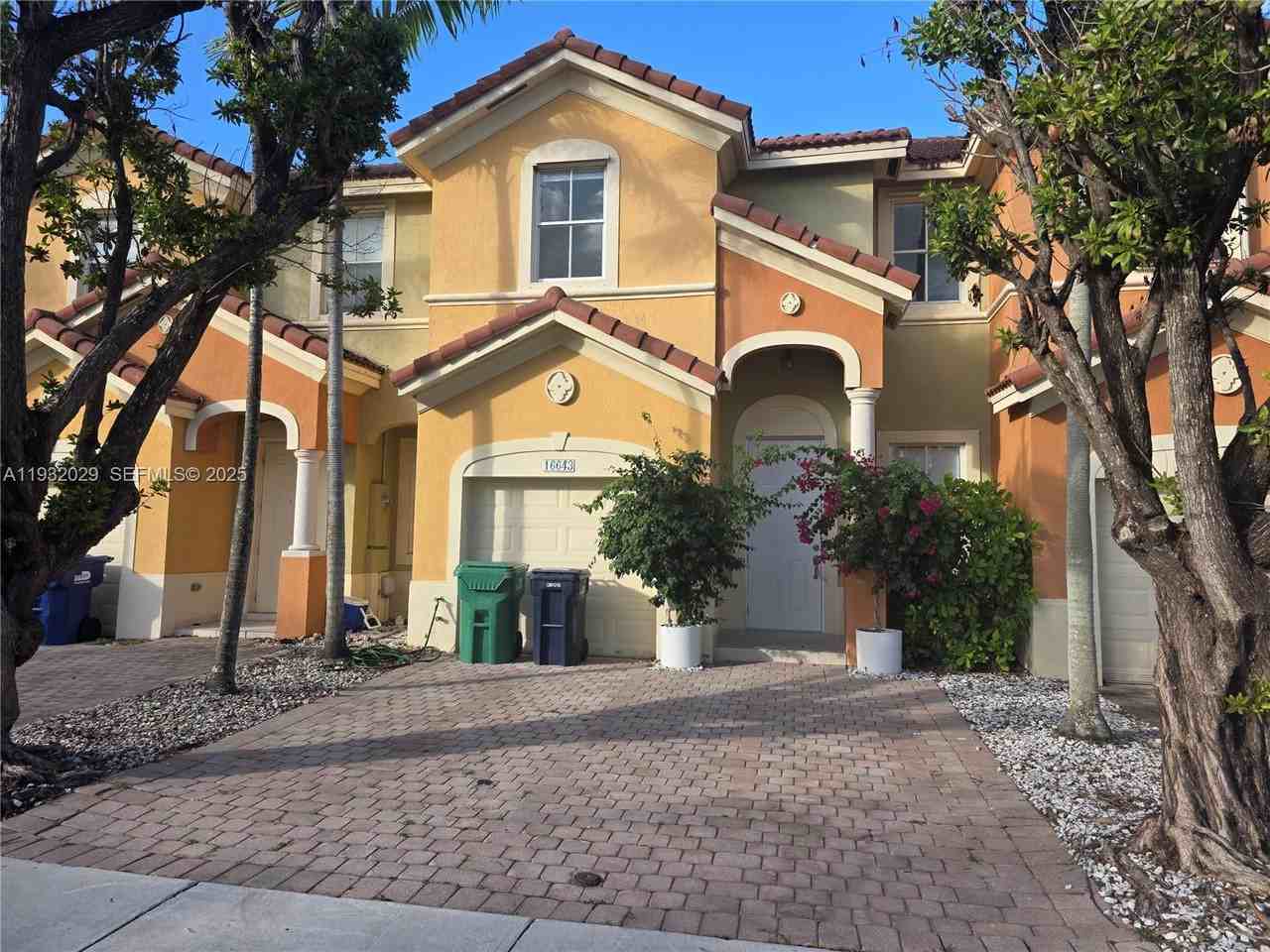 16643 Sw 80th Ter - Photo 3 of 50