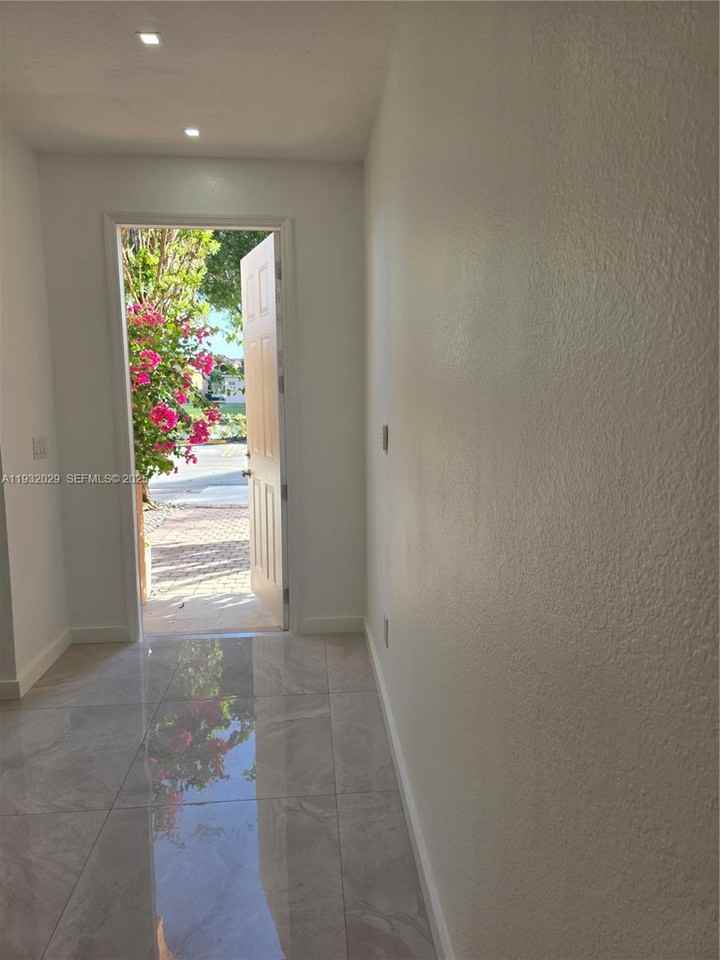 16643 Sw 80th Ter - Photo 7 of 50