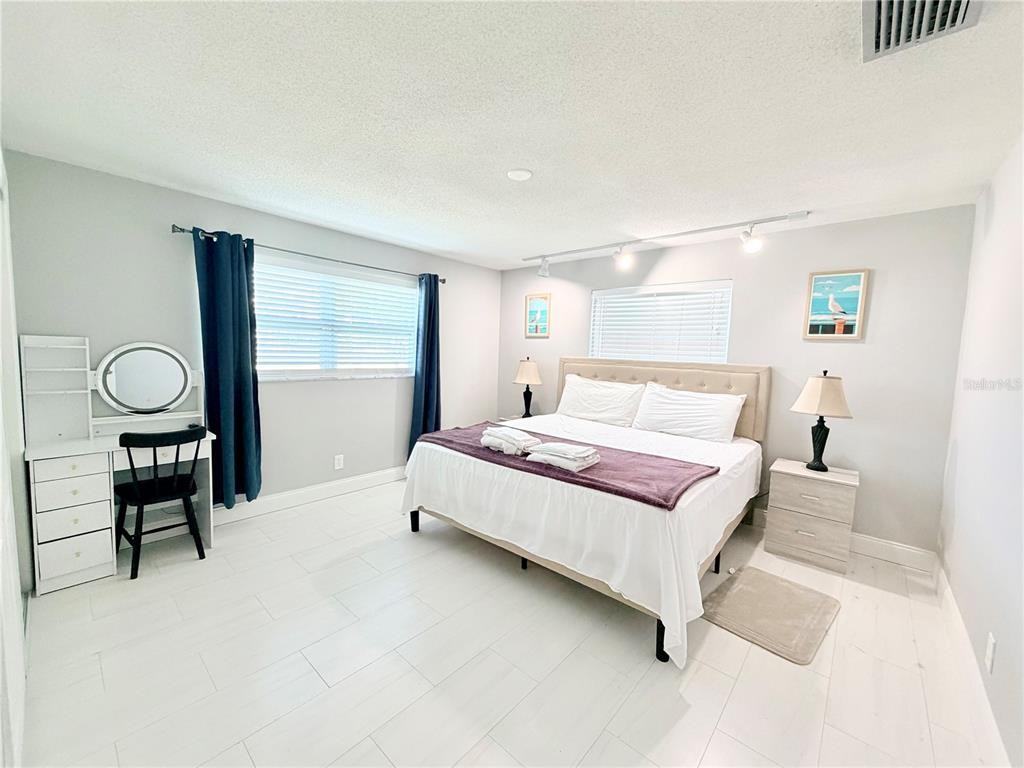 2513 Gulf Blvd #2513 - Photo 5 of 31