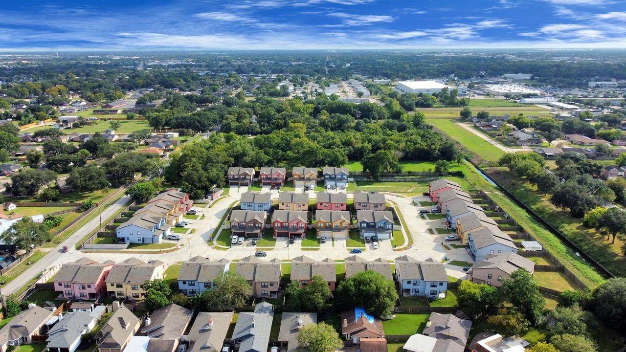 1803 Weeping Oaks #1803A - Photo 5 of 20