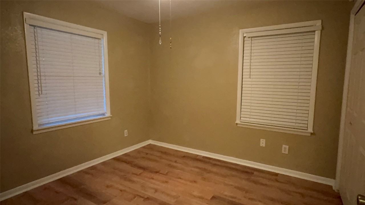 105 Chestnut St #105 - Photo 3 of 14