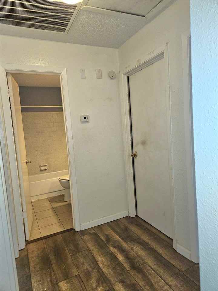 10810 Parkland Woods Dr #10810 - Photo 6 of 18