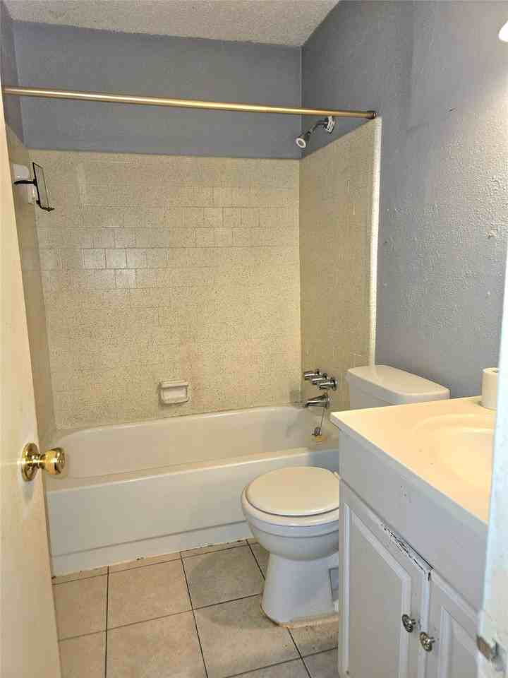 10810 Parkland Woods Dr #10810 - Photo 7 of 18