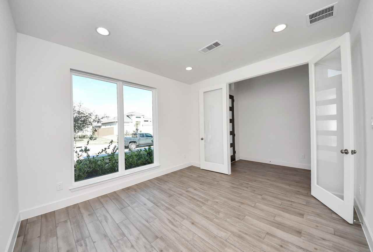 5806 Pink Coral Ln #5806 - Photo 3 of 49