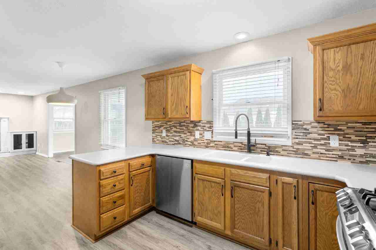 5414 Trippel Dr - Photo 5 of 20