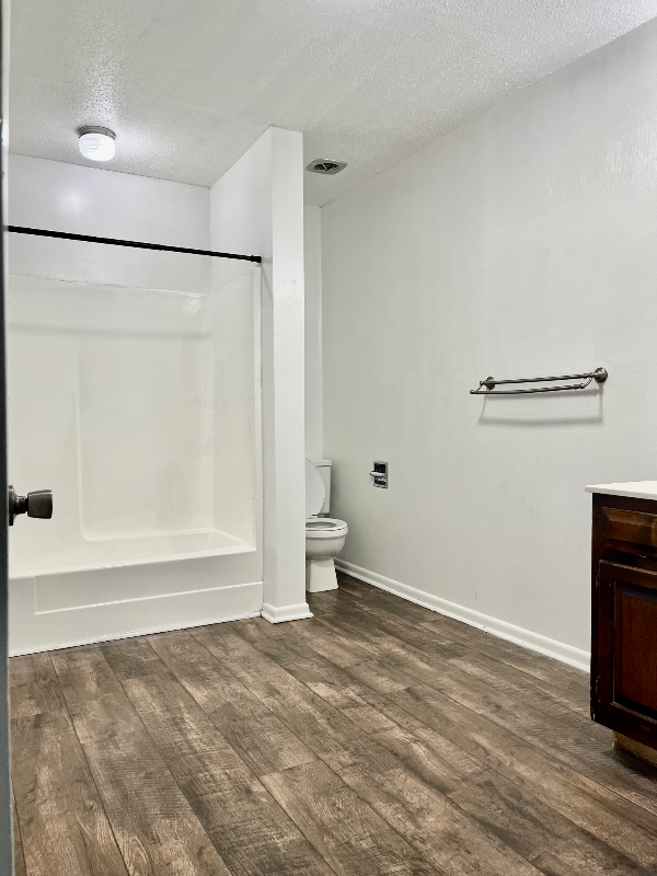 143 Hendricks Blvd #4 - Photo 6 of 11