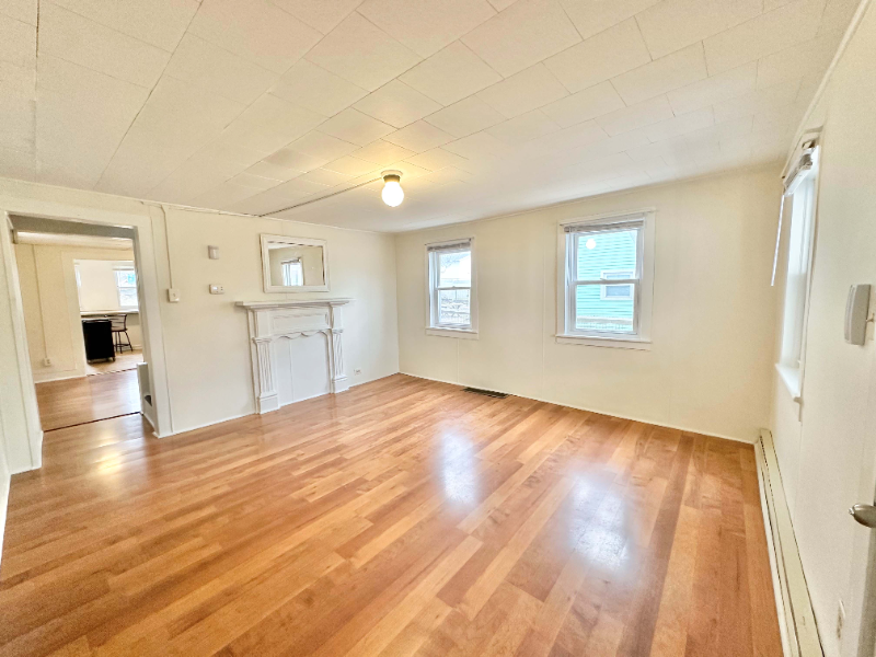 1144 Upper Mulberry St - Photo 2 of 8