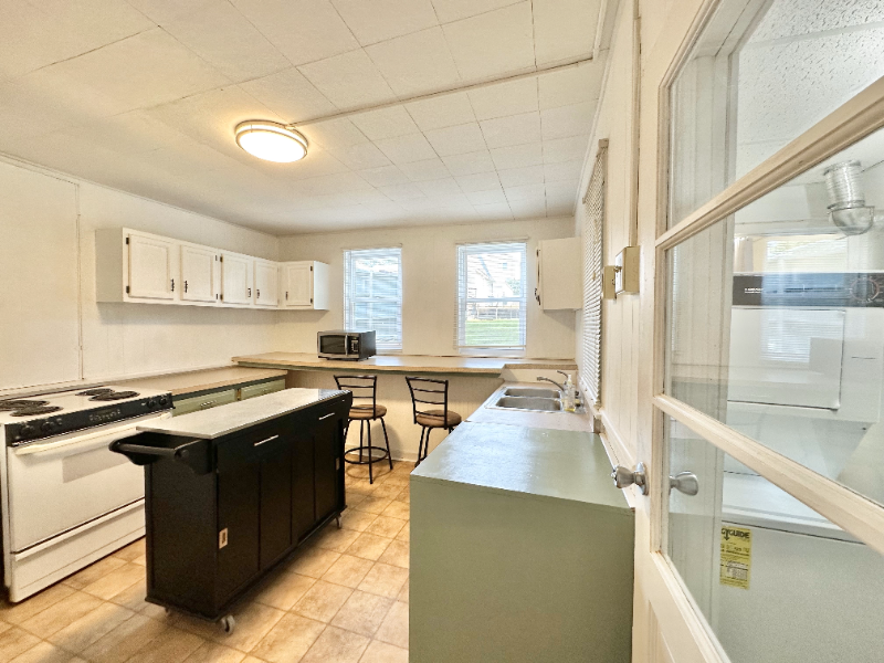 1144 Upper Mulberry St - Photo 6 of 8