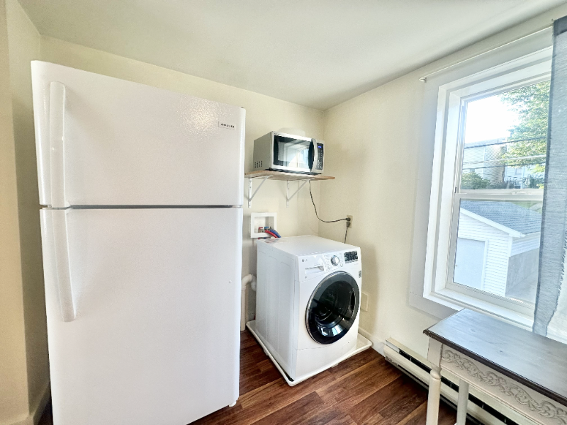 833 C St #201 - Photo 3 of 8