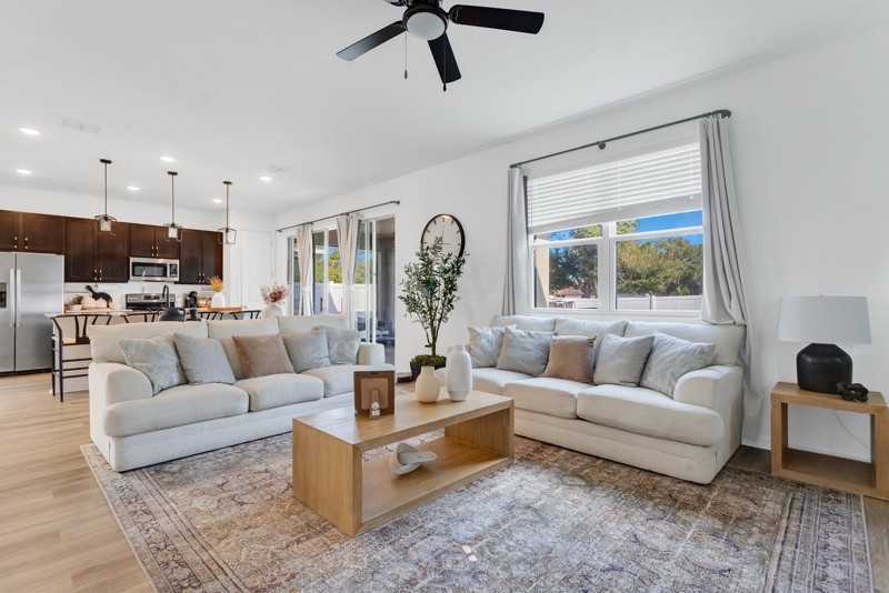 682 Heritage Square Dr - Photo 7 of 11