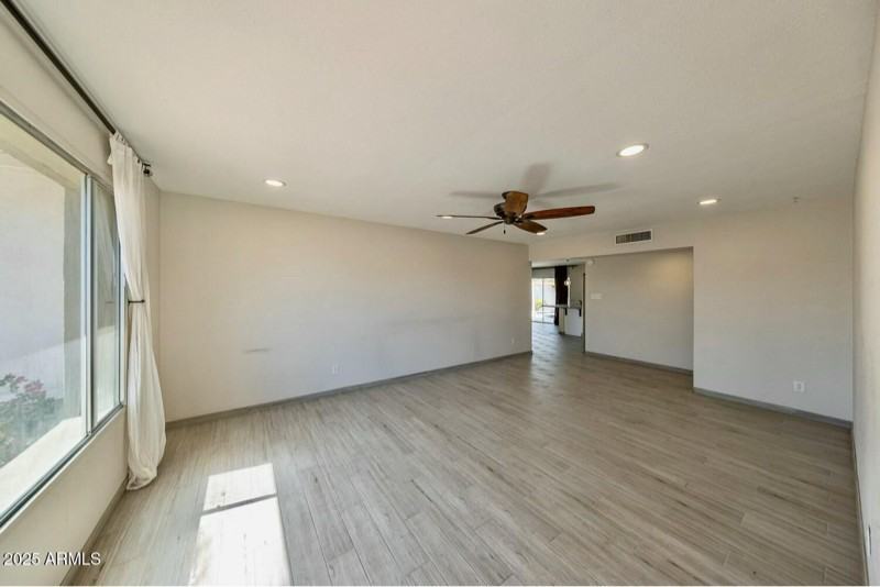 1946 E Wesleyan Dr - Photo 5 of 10