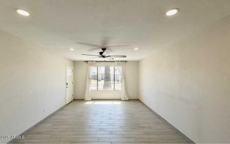 1946 E Wesleyan Dr - Photo 6 of 10