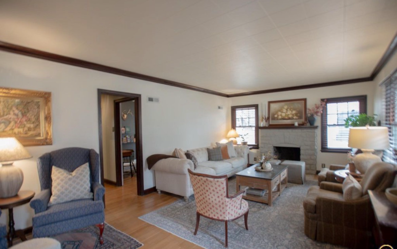 2323 Sw 20th St - Photo 4 of 20