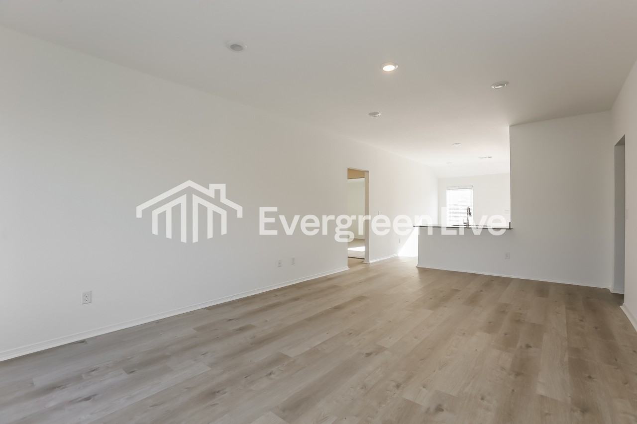 47 Remington Ln - Photo 2 of 15