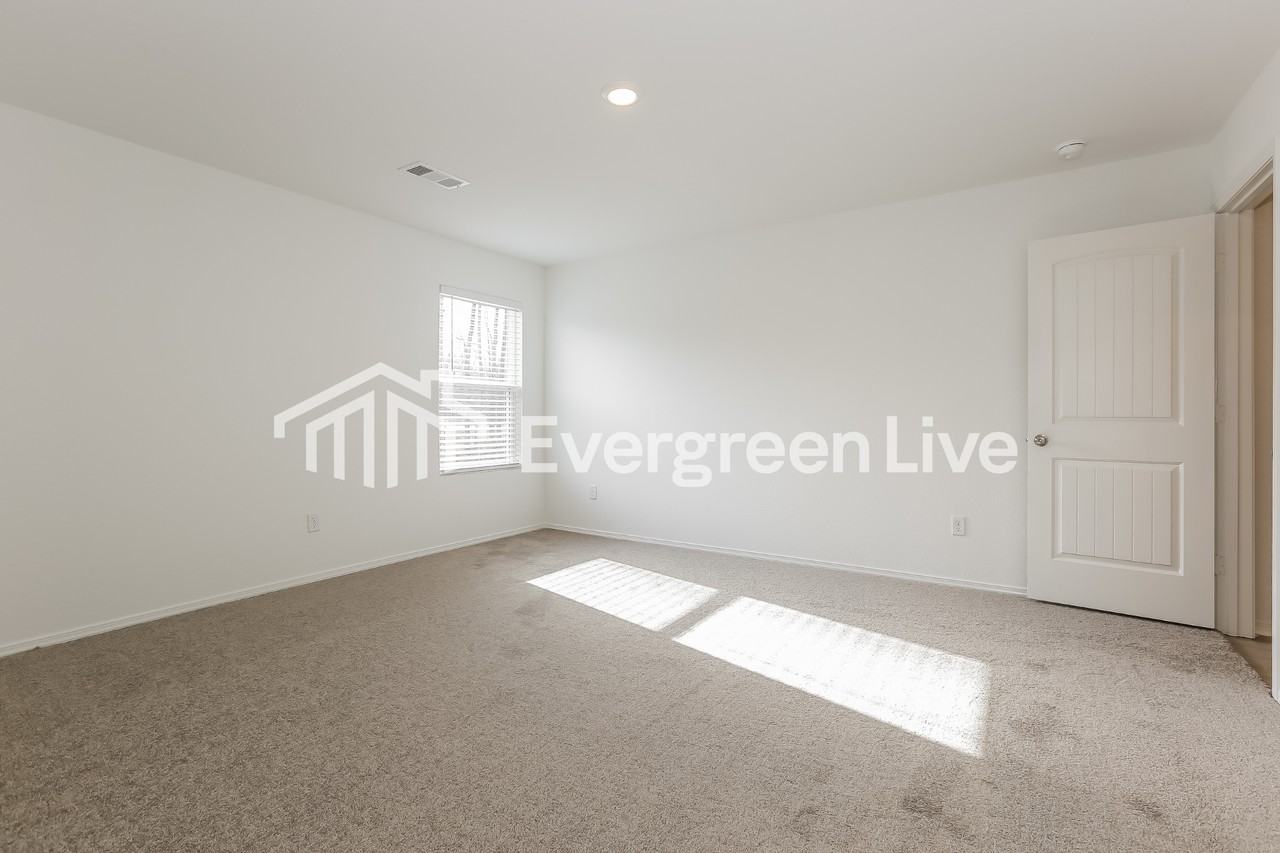 47 Remington Ln - Photo 7 of 15