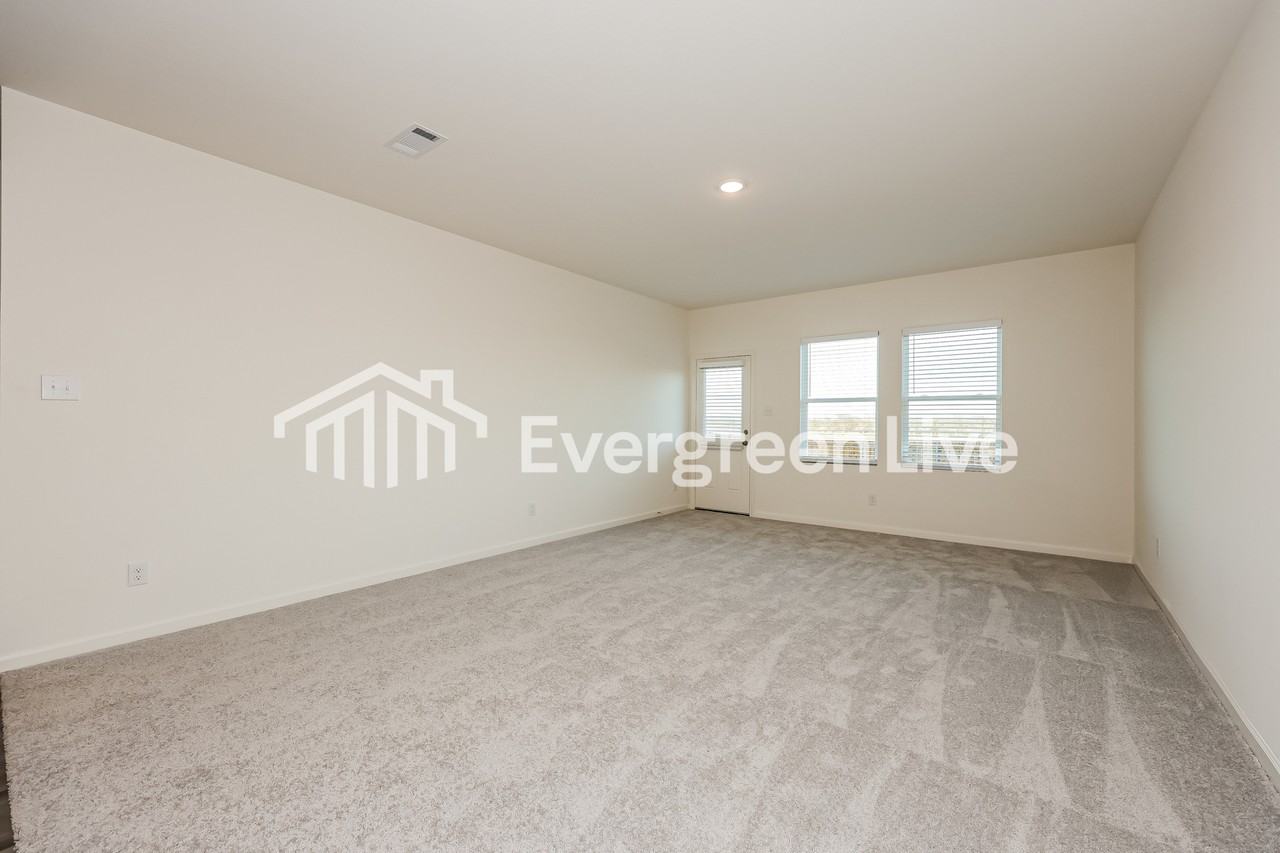 6058 Mojave Dr - Photo 2 of 15
