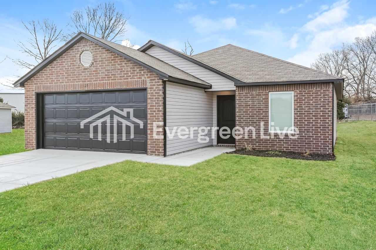 125 Jasmine Ct - Photo 2 of 15