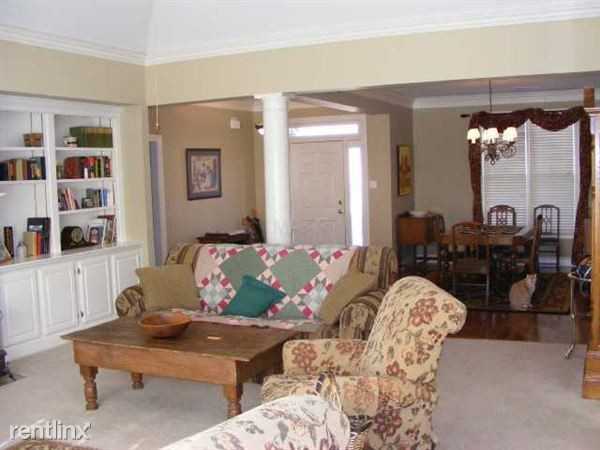 8501 Farley Ave - Photo 3 of 4