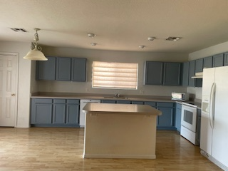 4066 W Rocky Spring Dr - Photo 5 of 11