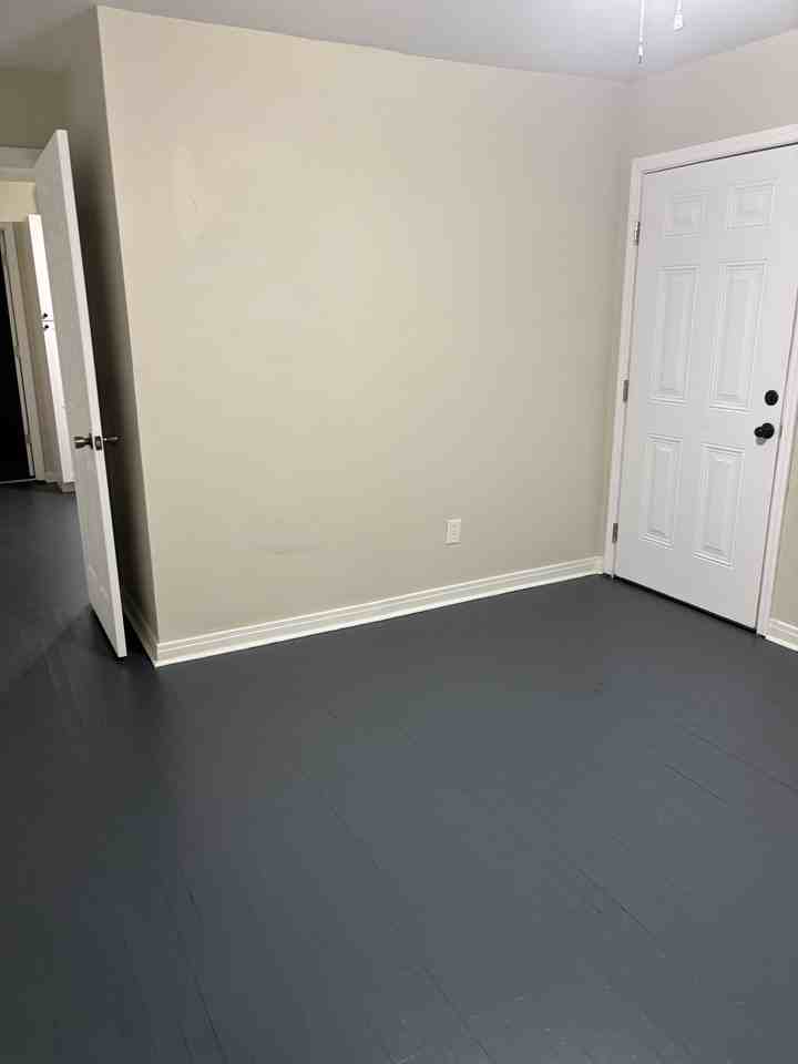 125 Phillips Cir #1 - Photo 5 of 6