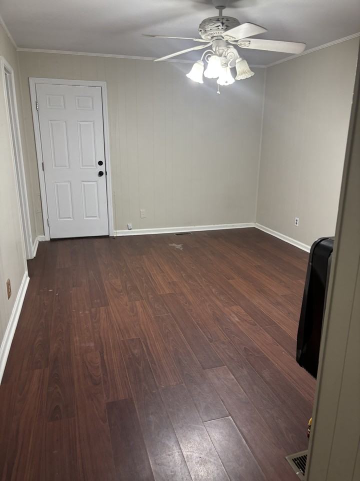 125 Phillips Cir #1 - Photo 6 of 6