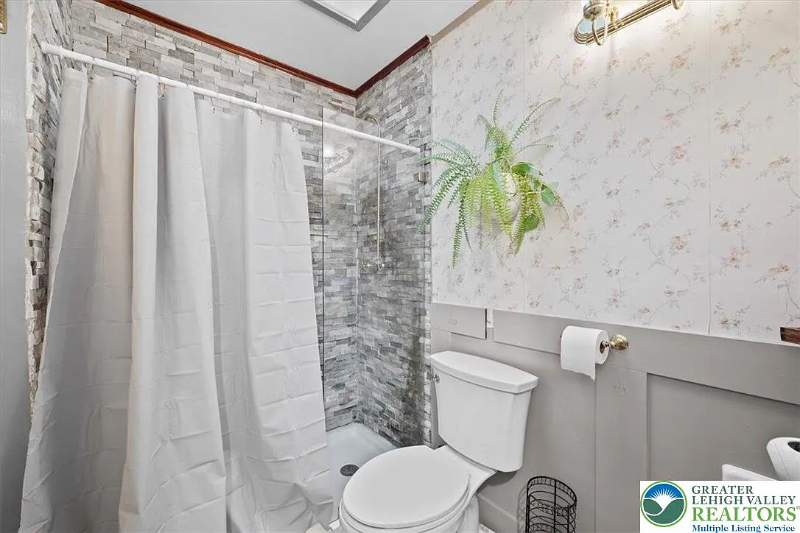 2308 3rd St - Photo 4 of 9