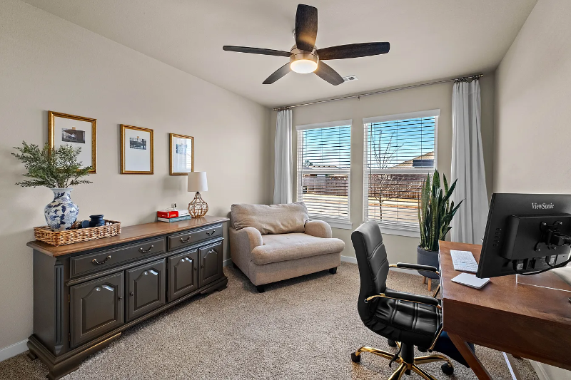 2219 S 9th St - Photo 4 of 20