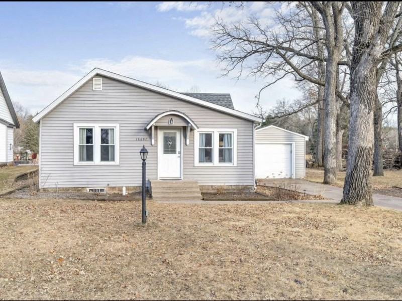 38697 4th Ave - Photo 2 of 10