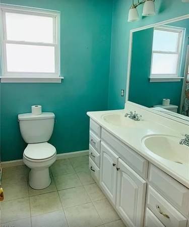 442 Dauphin Ln #B - Photo 2 of 5